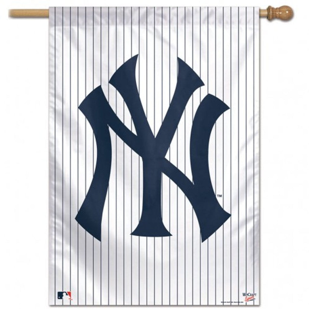 Banner 28x40 New York Yankees Banner 28x40 Vertical Pinstripes 032085213693